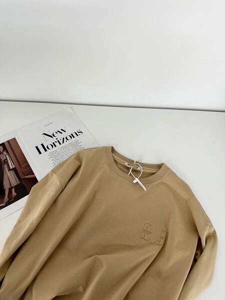 Camiseta casual com estampa de letras