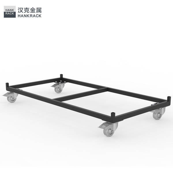 Pneus de metal para o transporte de mercadorias.