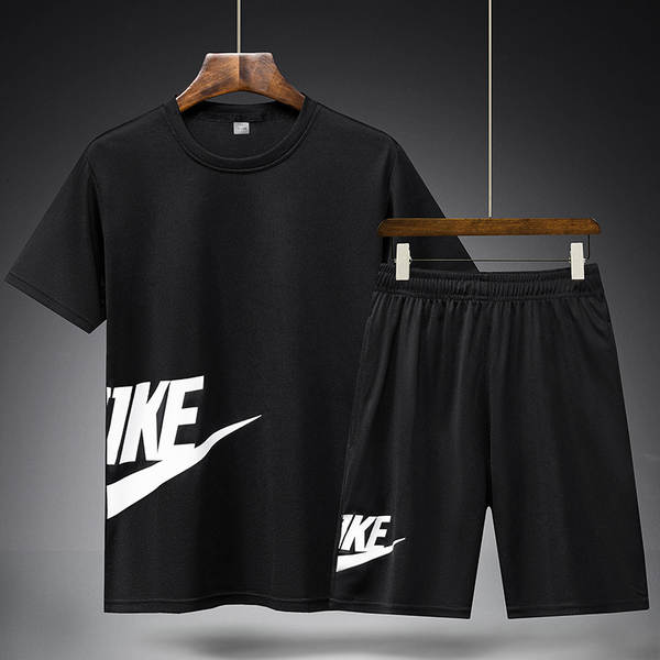 Conjunto de Camiseta e Shorts Masculinos