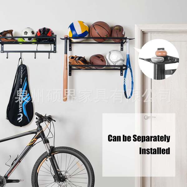 Armazém de equipamentos de esportes da garagem com 3 armazéns de bola separados para a bola de penas para o armazém de basquetebol