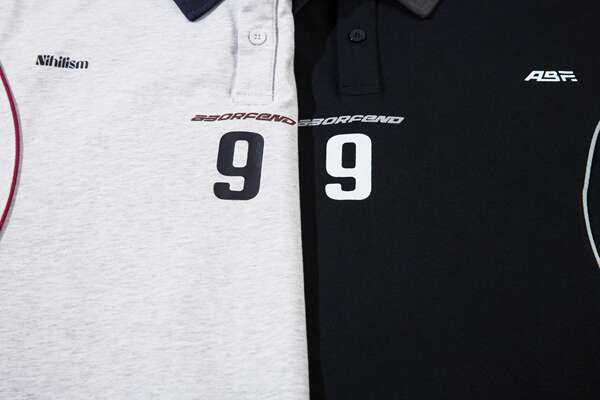 Vestido masculino de verão de 2025 novo estilo americano de t-shirt de polo esportivo em linha com mangas curtas de casal