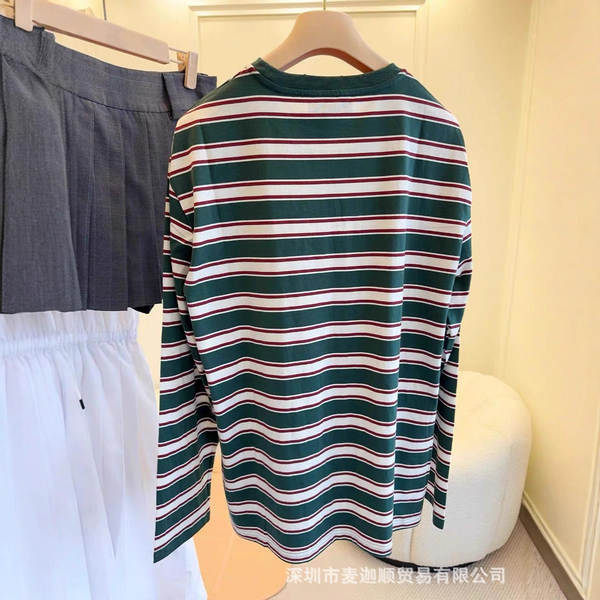 Vestido feminino de alta qualidade Miu26 primavera-verão nova colisão de cores falsa duas camisetas de luvas compridas com letras de algodão puro