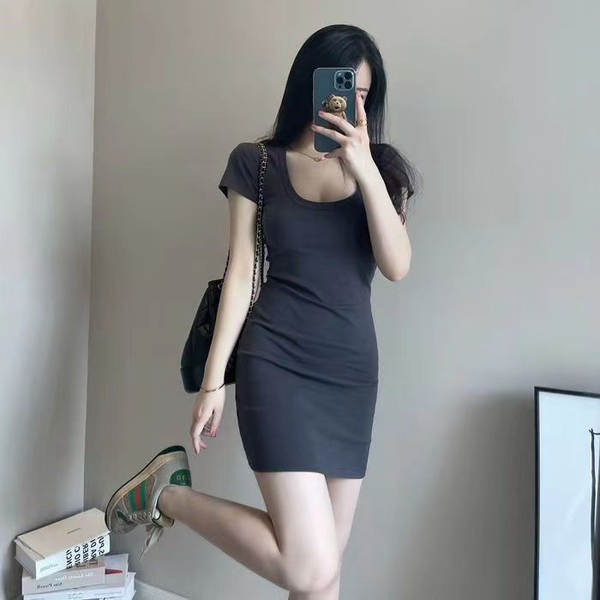 Vestido curto de verão feminino