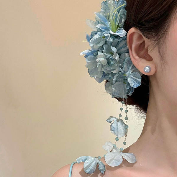 Penteado com Flor e Contas Rosa