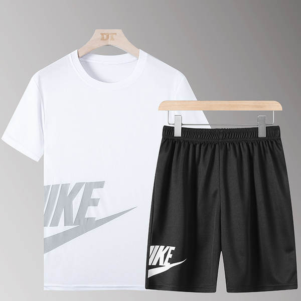 Conjunto de Camiseta e Shorts Masculinos