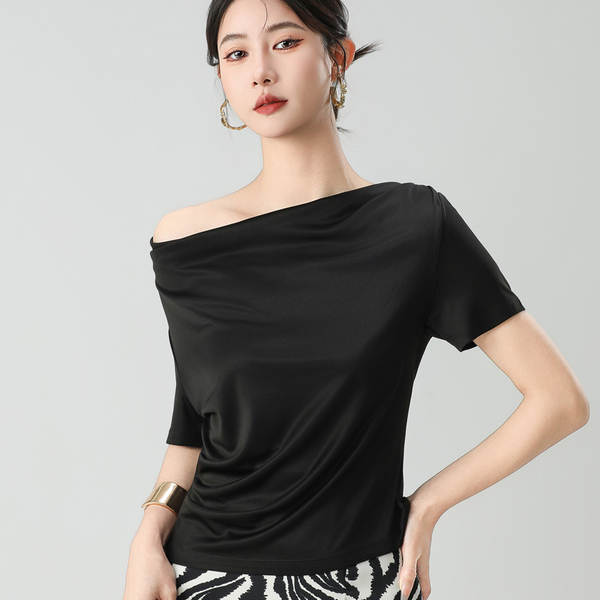 Naia Islamic Acid, uma camiseta de luxo de luxo leve com mangas curtas.