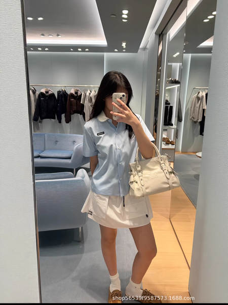 Vestido e camisa floral feminino