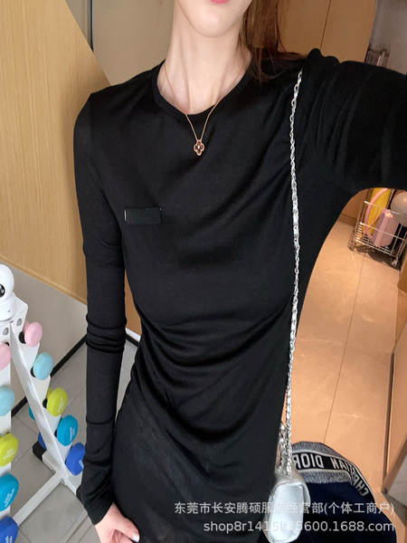T-Shirt de Inverno e Inverno de 24 anos com mangas longas.