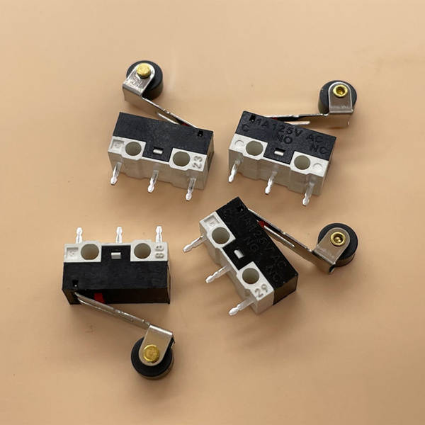 Fabricantes de interruptores microscópicos fornecem pequenos interruptores de travessia inteligentes com bloqueio anti-impedimento de três patas para o interruptor de fechamento regular