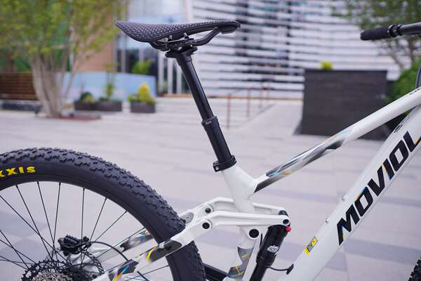 Bicicleta de Montanha com Suspensão Dupla