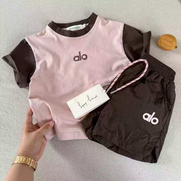 Conjunto de short e camiseta infantil