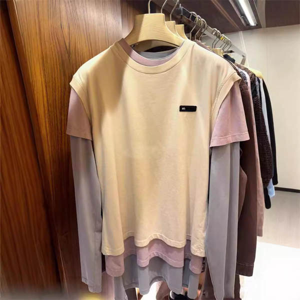 2024 outono novo modelo sul-óleo miu letra carimbada de liderança de pulseira sobre a camisa T-shirt três peças de roupa feminina
