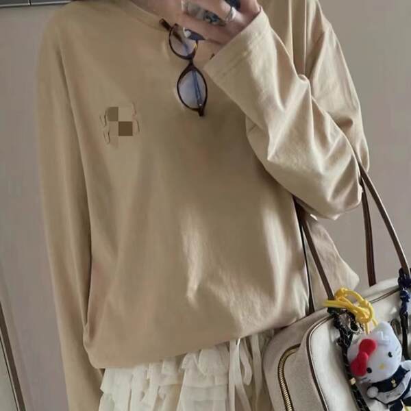 Camiseta casual com estampa de letras
