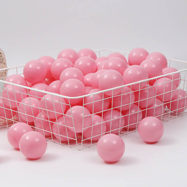 Bola de plástico inflável 4cm
