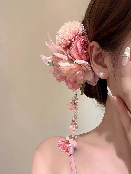 Penteado com Flor e Contas Rosa
