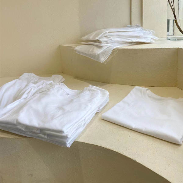 Camiseta branca de algodão