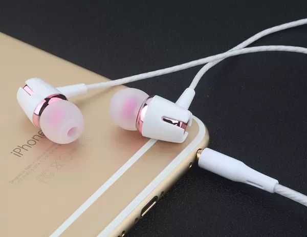 Fones de Ouvido com Fio Estéreo